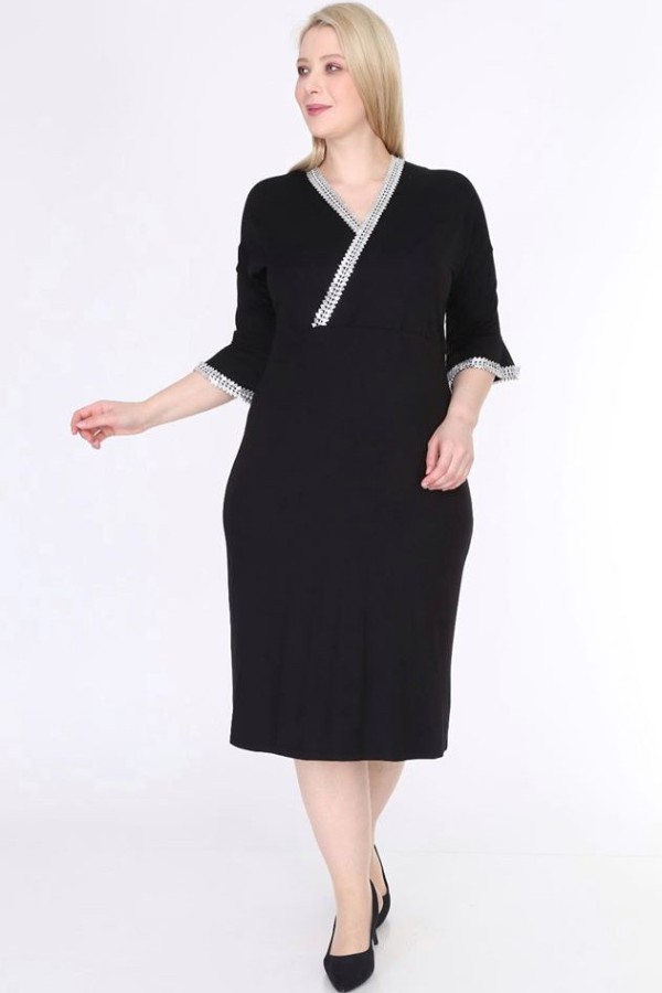 Elegantiška juoda suknelė su apvadais