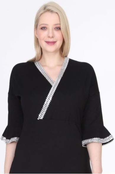 Elegantiška juoda suknelė su apvadais