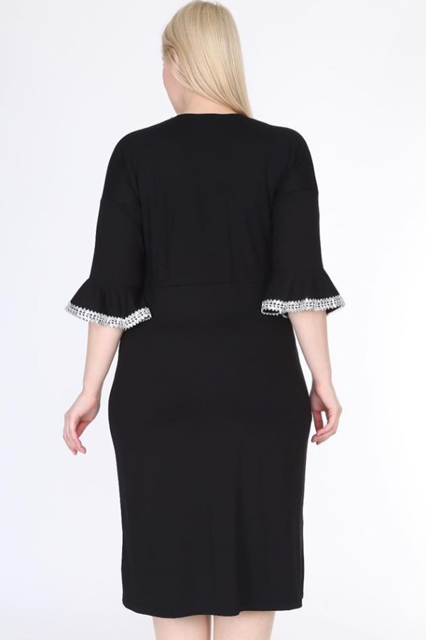 Elegantiška juoda suknelė su apvadais