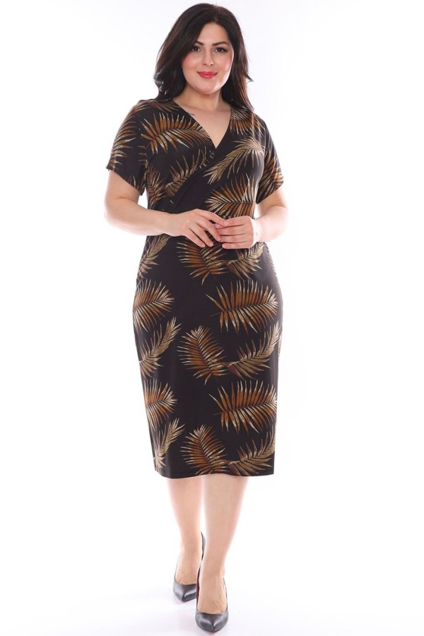 Plius dydžių suknelė su iškirpte