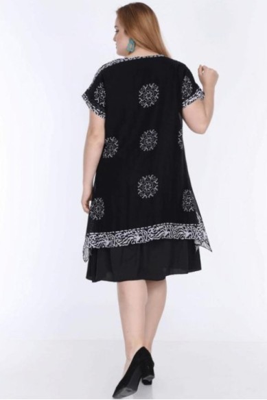 Dvisluoksnė medvilnės suknelė apkūnioms