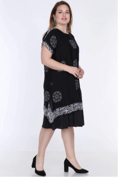 Dvisluoksnė medvilnės suknelė apkūnioms