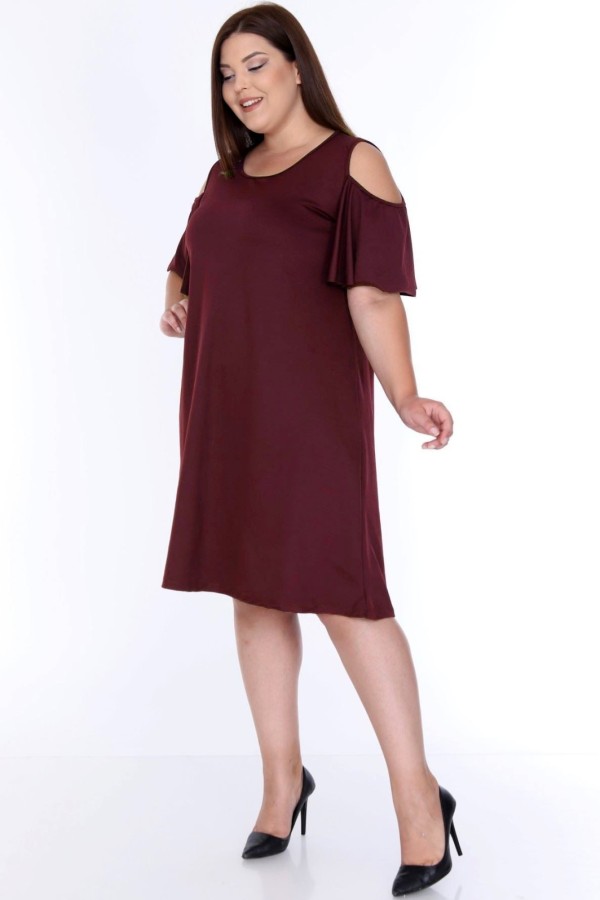 Bordinė suknelė apnuogintais pečiais