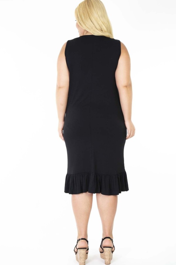 Juoda suknelė be rankovių