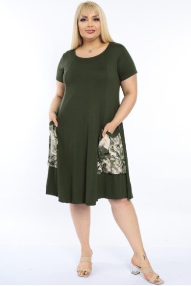 Platėjanti haki suknelė su maxi kišenėmis