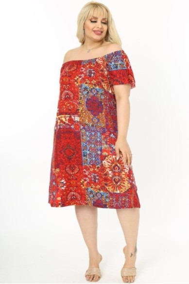 Raštuota raudona suknelė