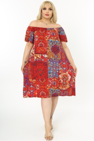 Raštuota raudona suknelė