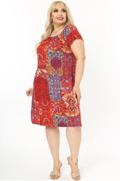 Raštuota raudona suknelė