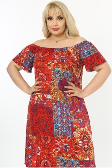 Raštuota raudona suknelė