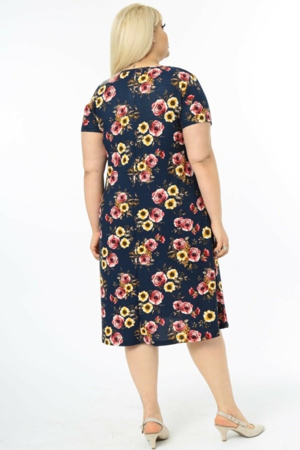 Tamsiai mėlyna gėlėta suknelė