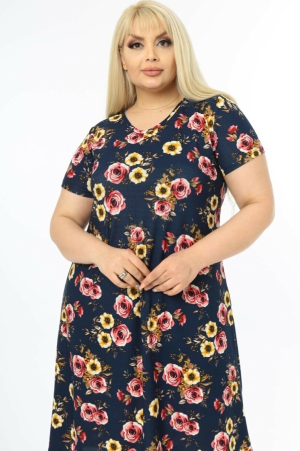 Tamsiai mėlyna gėlėta suknelė