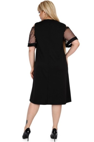 Juoda suknelė su tiulio rankovėmis