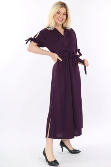 Ilga tamsiai violetinė suknelė su dirželiu