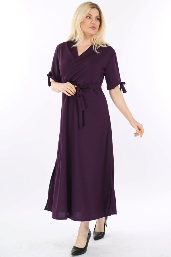 Ilga tamsiai violetinė suknelė su dirželiu