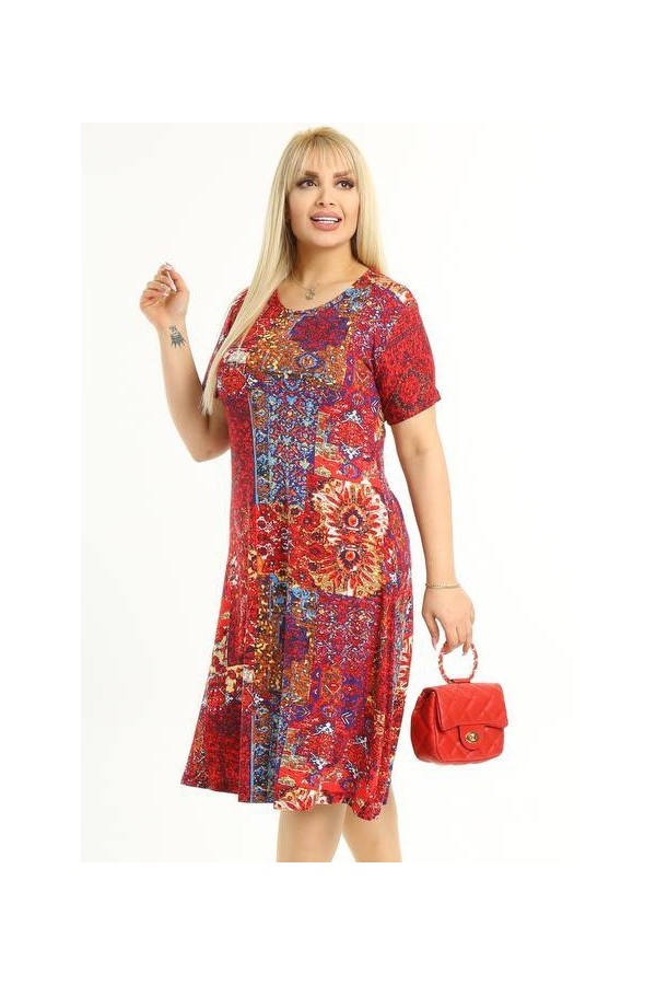 Marga suknelė su raštais