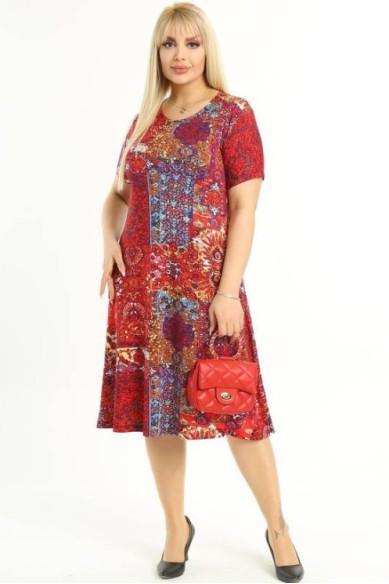 Marga suknelė su raštais