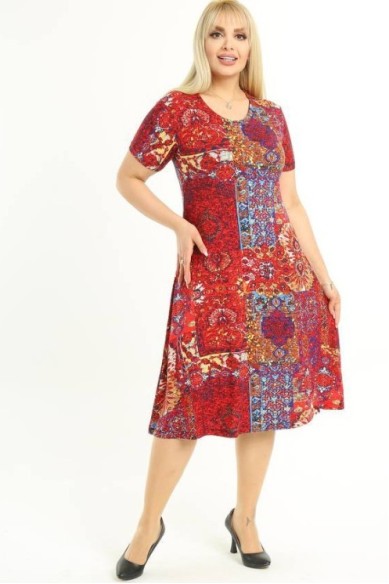 Marga suknelė su raštais