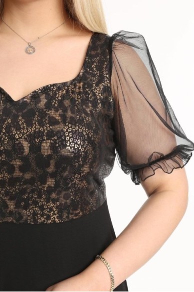 Puošni suknelė pūstomis tiulo rankovėlėmis