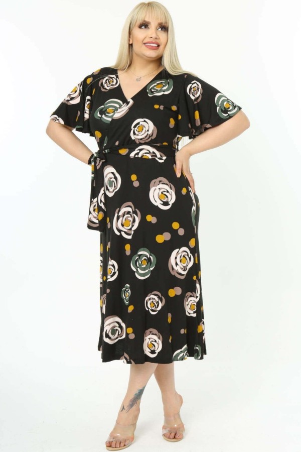 Raštuota suknelė su trikampe iškirpte