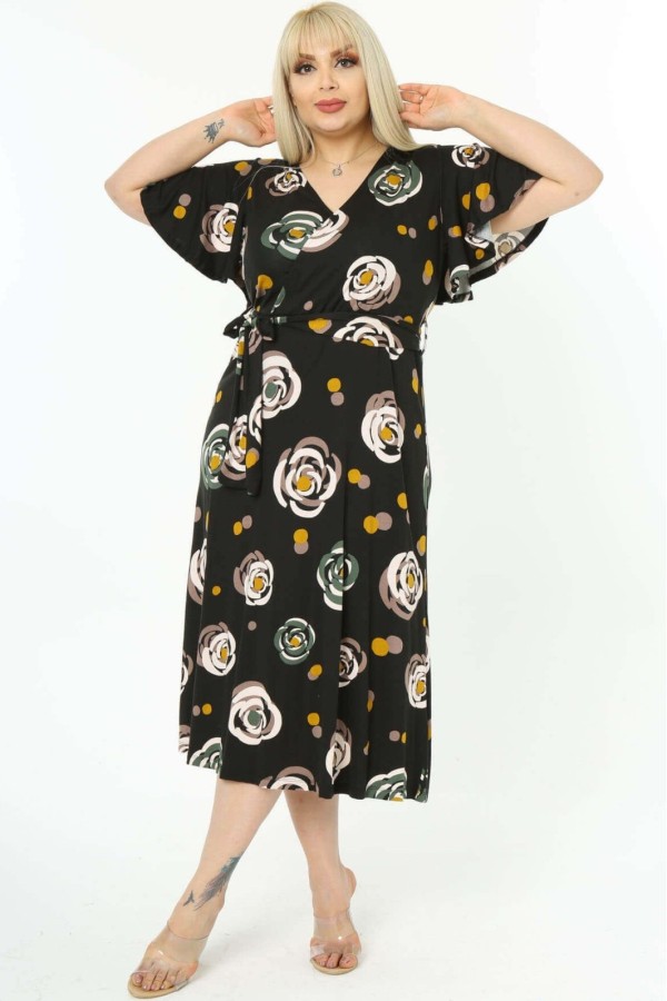 Raštuota suknelė su trikampe iškirpte