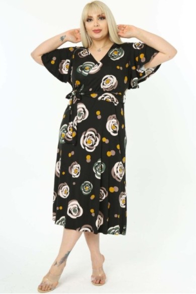 Raštuota suknelė su trikampe iškirpte