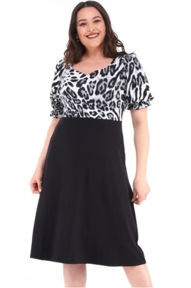 Suknelė su iškirpte