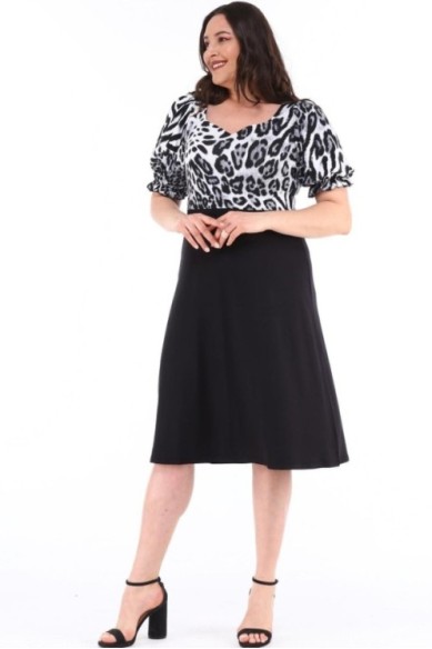 Suknelė su iškirpte