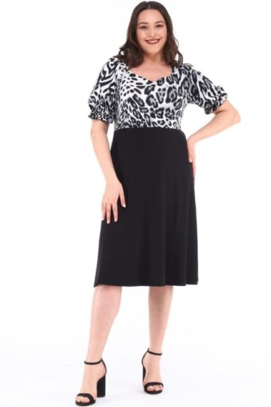 Suknelė su iškirpte