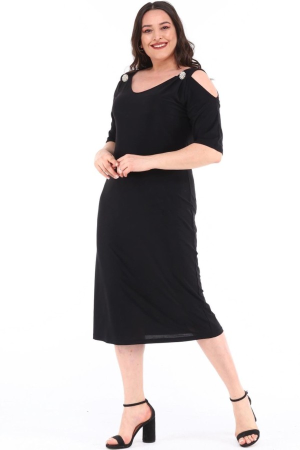 Elegantiška juoda suknelė su sagtimis