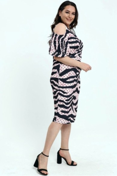 Šviesiai rožinė suknelė su karoliukais