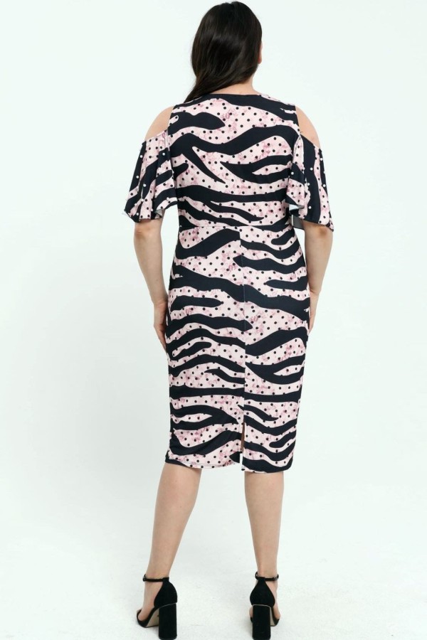 Šviesiai rožinė suknelė su karoliukais