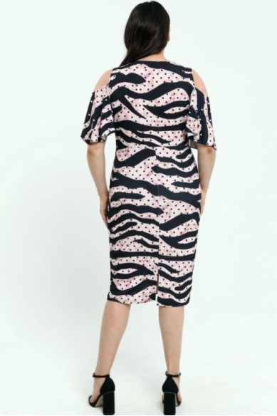 Šviesiai rožinė suknelė su karoliukais