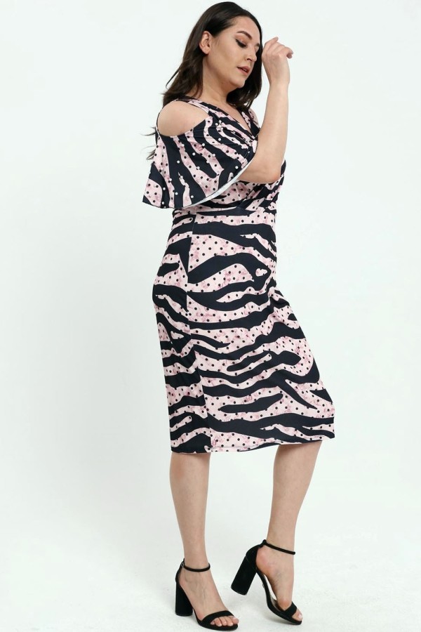 Šviesiai rožinė suknelė su karoliukais