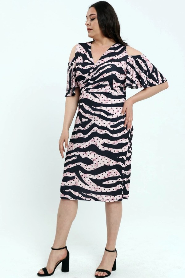 Šviesiai rožinė suknelė su karoliukais