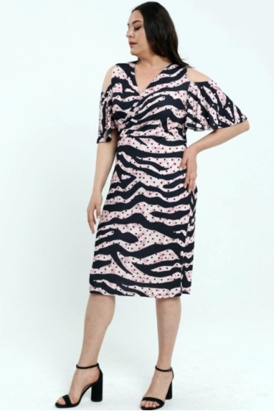 Šviesiai rožinė suknelė su karoliukais