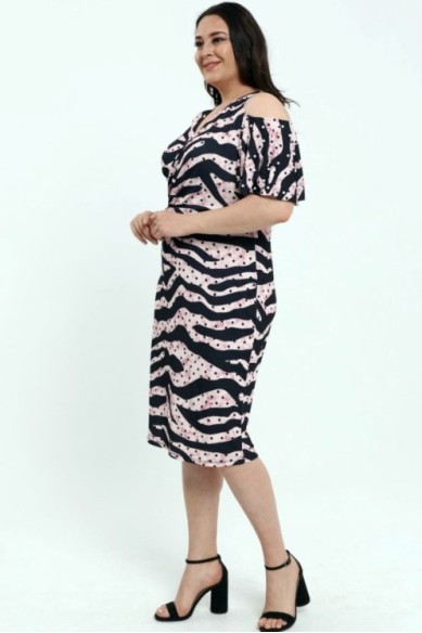 Šviesiai rožinė suknelė su karoliukais