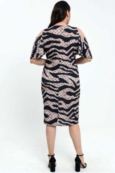 Smėlio spalvos suknelė su dirbtiniais perlais