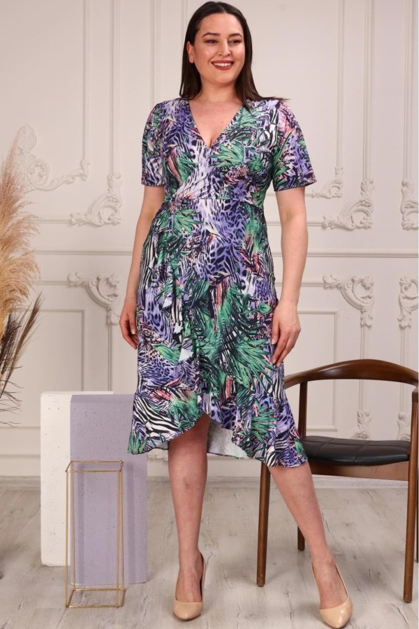 Spalvinga moterų suknelė trumpomis rankovėmis