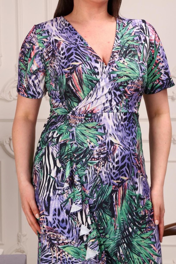 Spalvinga moterų suknelė trumpomis rankovėmis