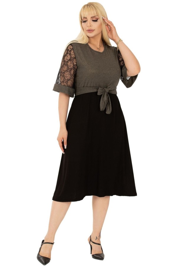 Suknelė su nėrinių rankovėmis