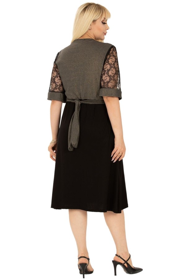 Suknelė su nėrinių rankovėmis