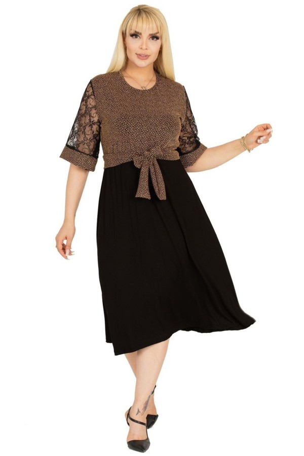 Puošni suknelė trumpomis rankovėmis