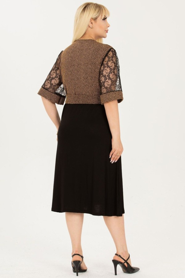 Puošni suknelė trumpomis rankovėmis