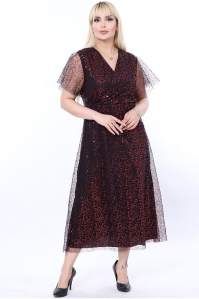 Ilga proginė suknelė su iškirpte