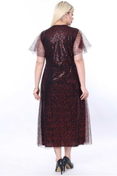 Ilga proginė suknelė su iškirpte