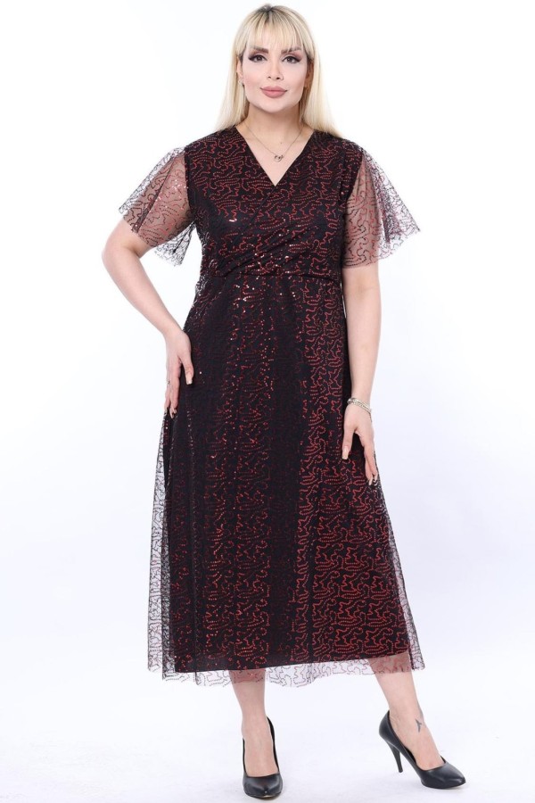 Ilga proginė suknelė su iškirpte