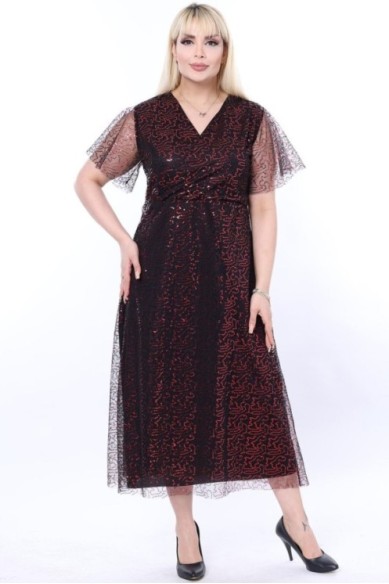 Ilga proginė suknelė su iškirpte