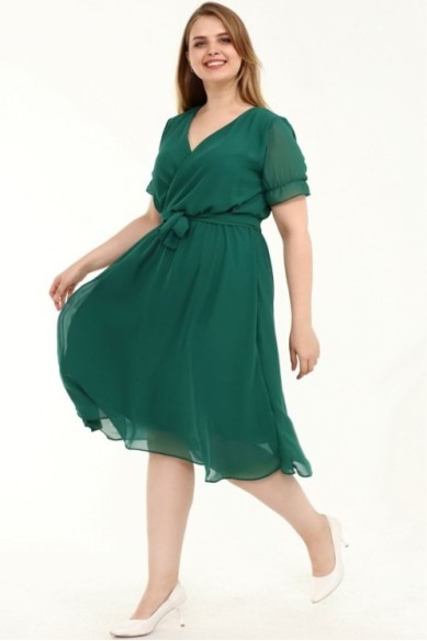 Žalia plazdanti suknelė su dirželiu