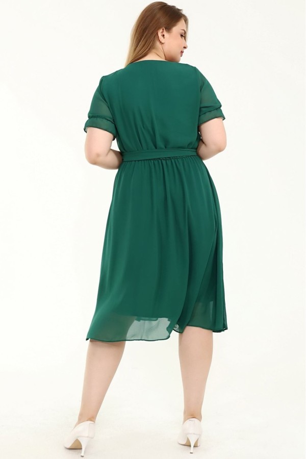 Žalia plazdanti suknelė su dirželiu