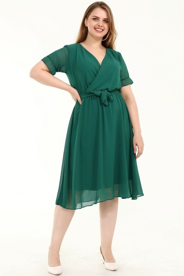 Žalia plazdanti suknelė su dirželiu